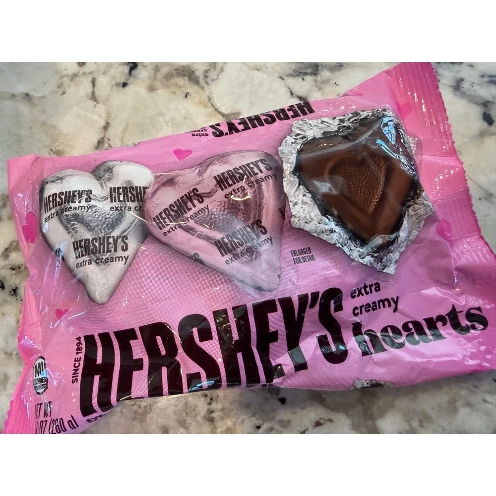 Hershey's Milk Chocolate Hearts 9.2 oz Extra Creamy Candy Foils Sealed 2/27 Bag