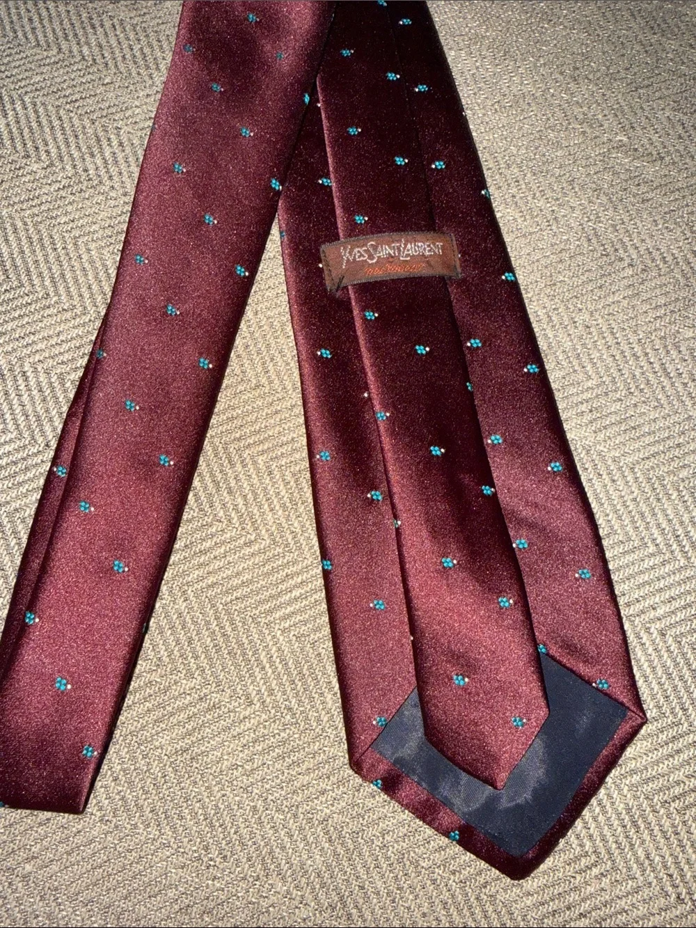 Yves Saint Laurent excellent pre