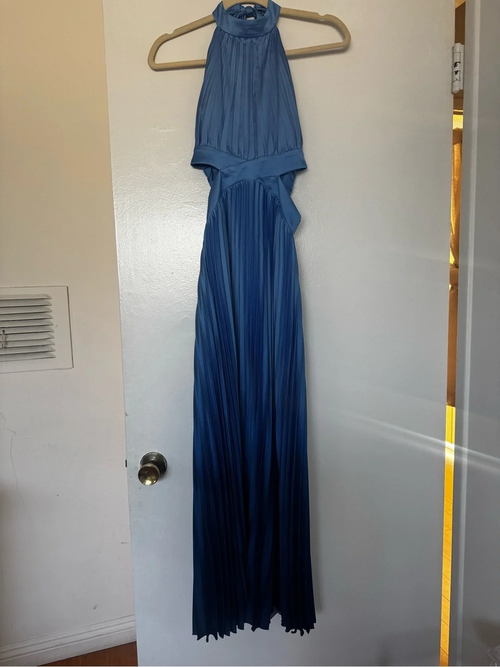 Abercrombie & Fitch sleeveless neck