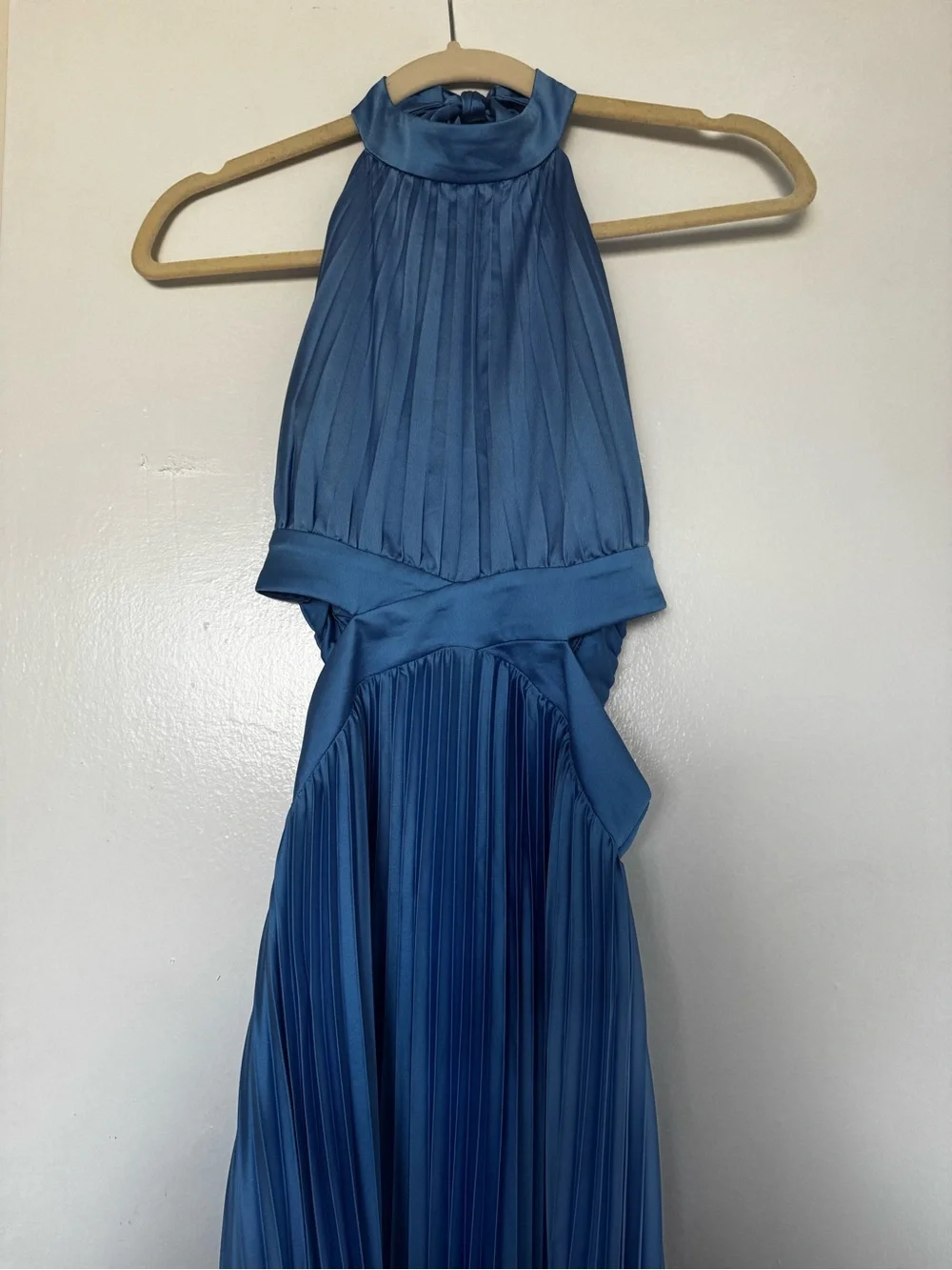 Abercrombie & Fitch sleeveless neck