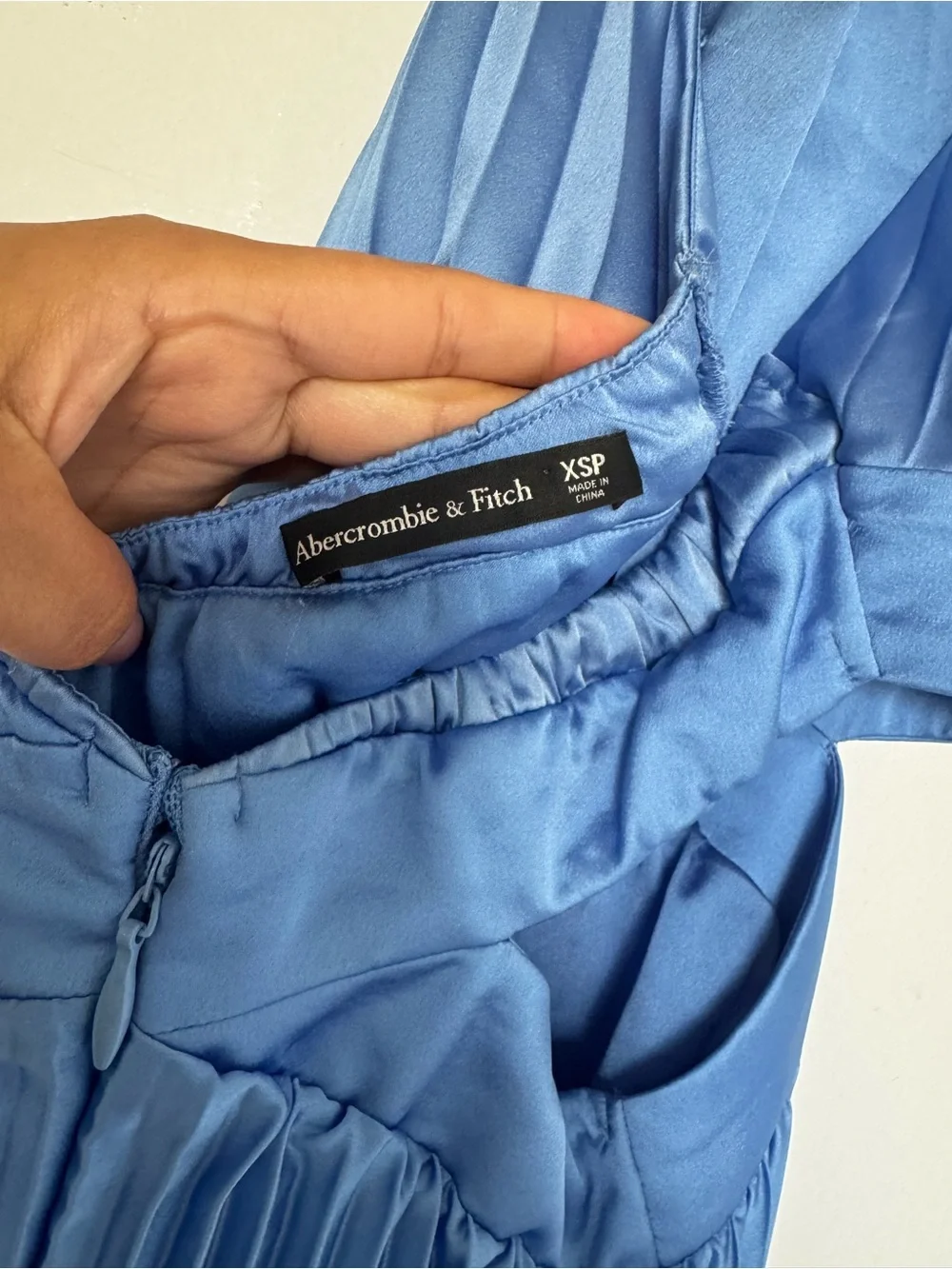 Abercrombie & Fitch sleeveless neck