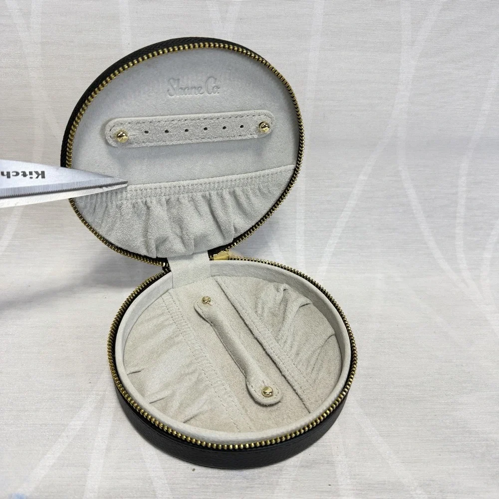 Shane Company Round Travel Jewelry‎ Box/Case - Black PU Leather New