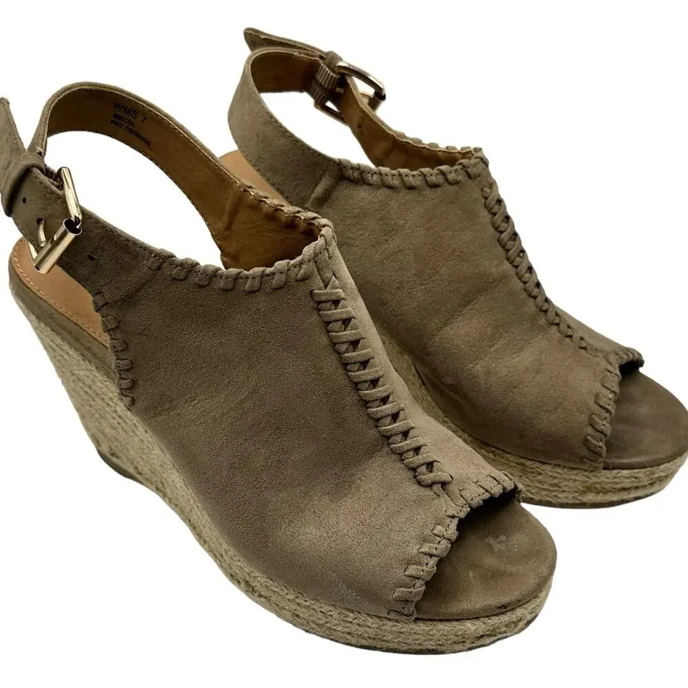 Report wedge taupe