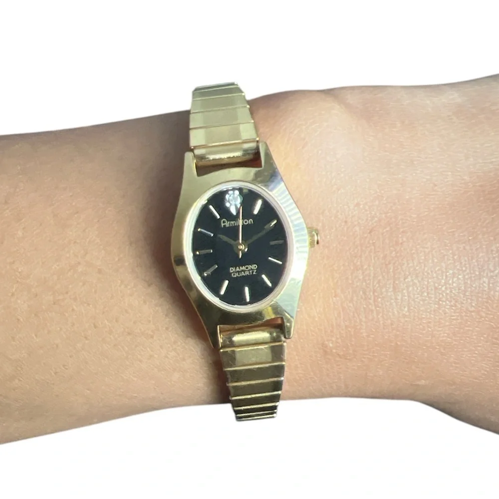 Vtg. Armitron Watch Gold Tone Black Oval Dial Stretchy Band🦎🌵