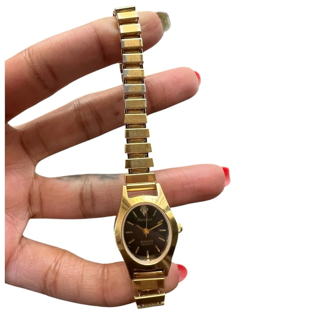 Vtg. Armitron Watch Gold Tone Black Oval Dial Stretchy Band🦎🌵