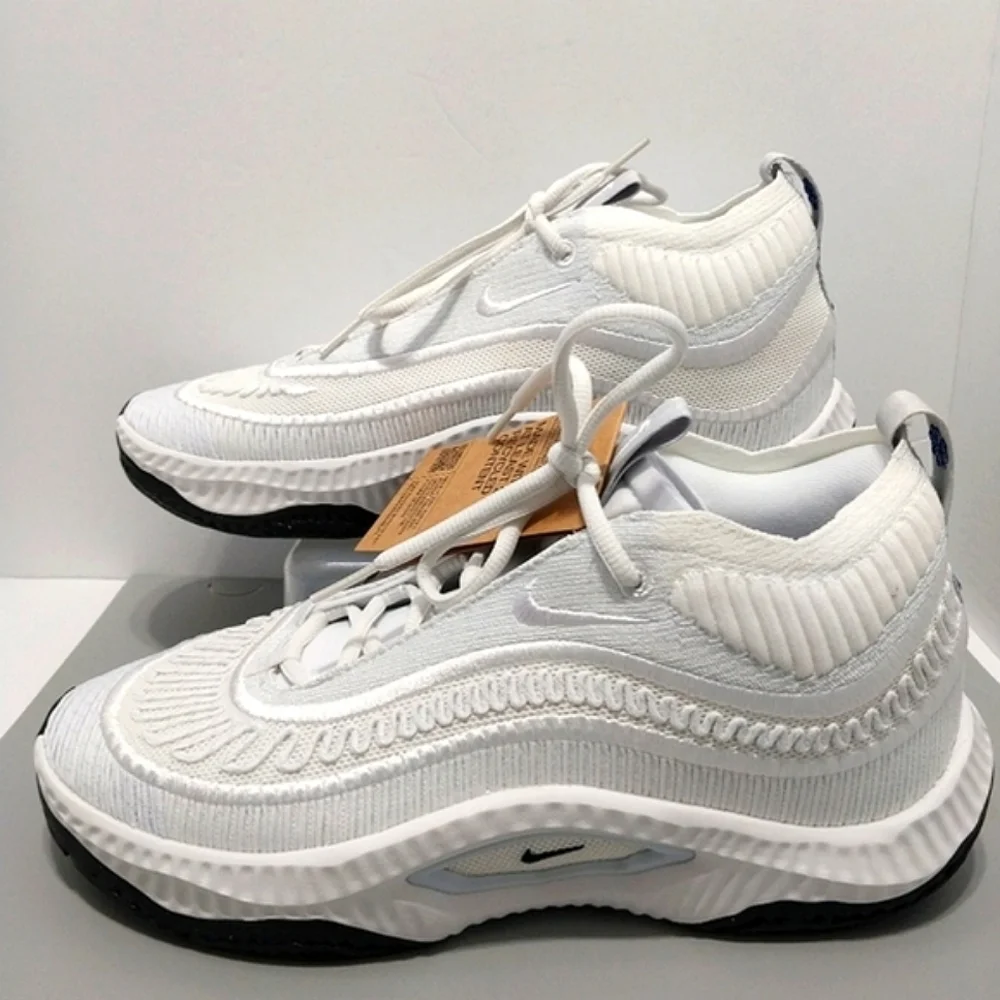 Nike cosmic unity