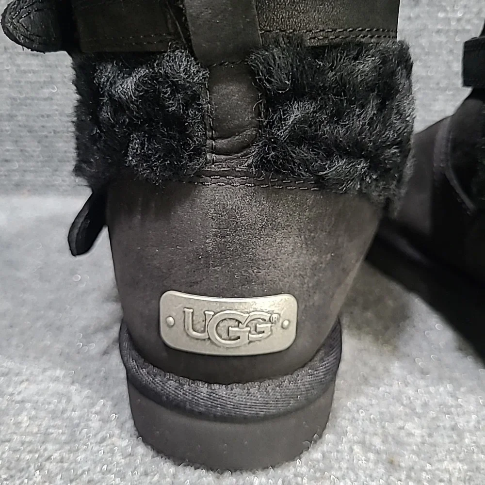UGG excellent owned becket