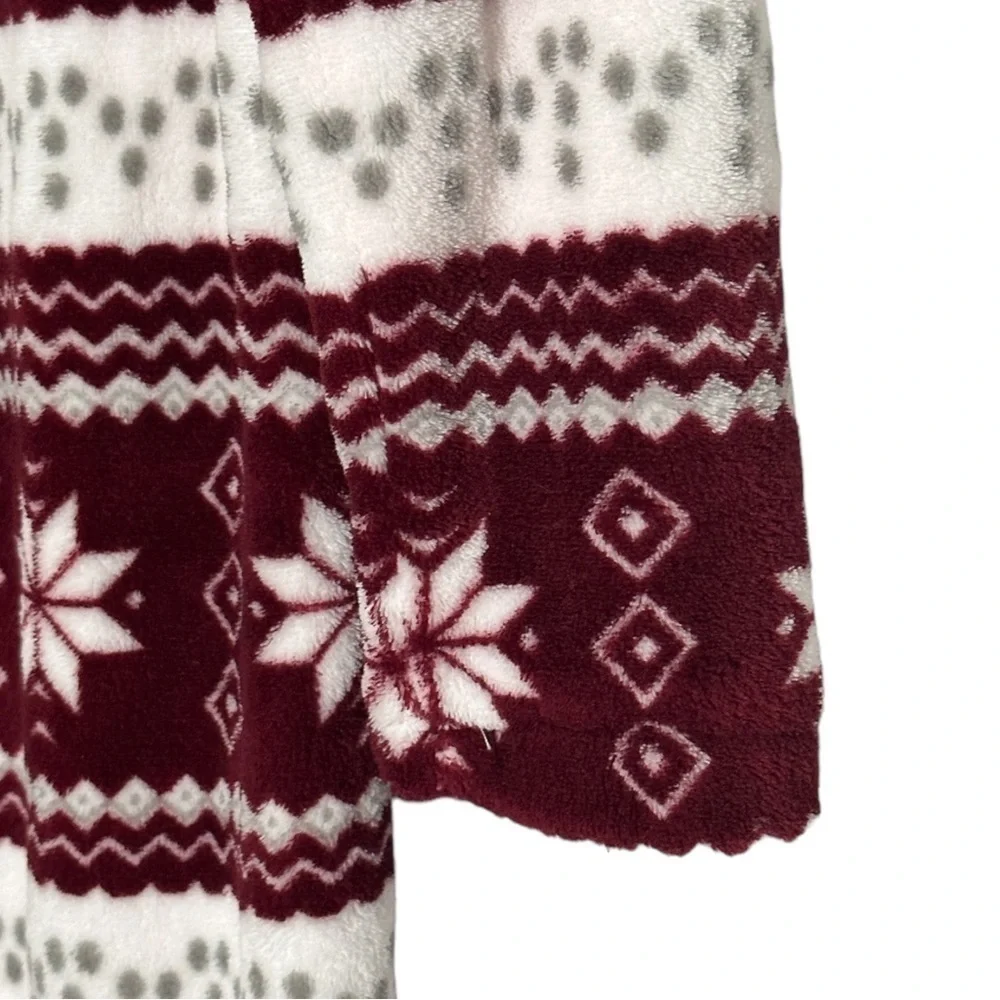 🌺 Boohoo Fleece Burgundy Fair Isle One Piece Pajamas Size 4 Winter Snowflake