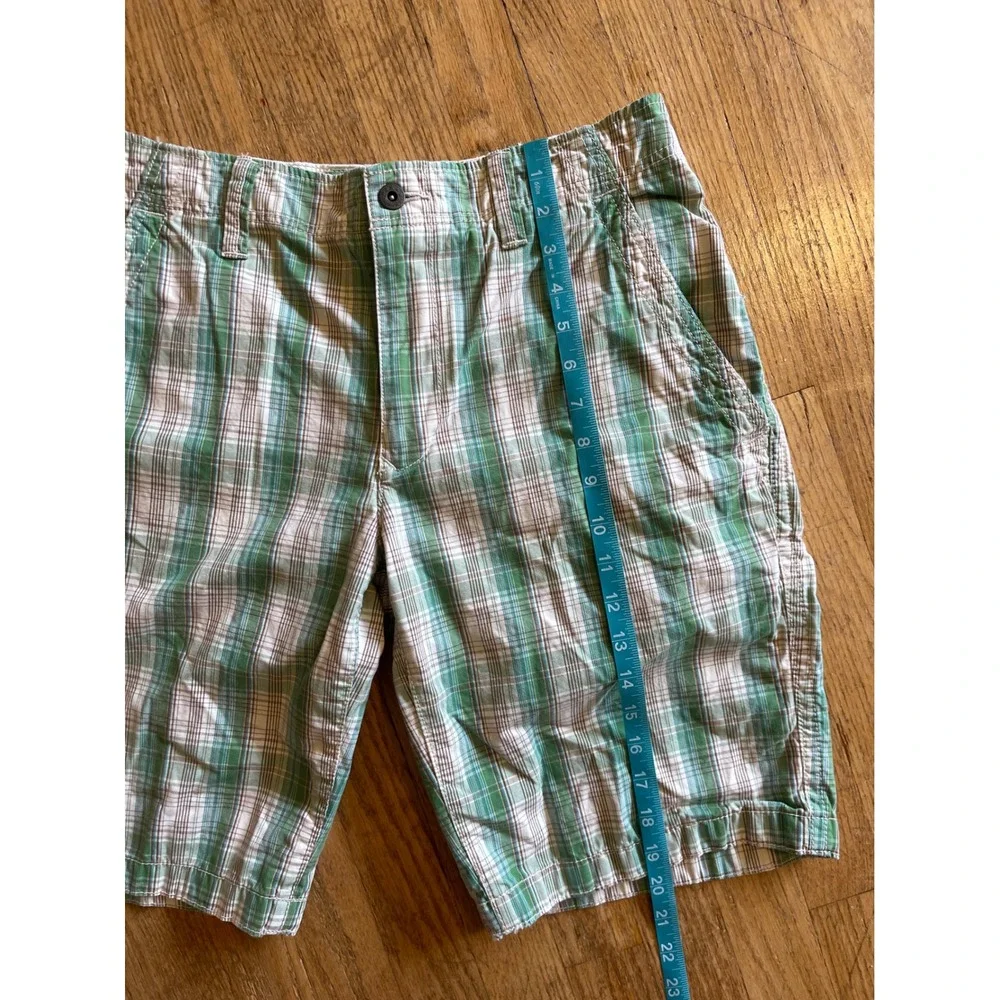 Y2K Cargo Express Mens Green White Plaid Cotton Flat Front Casual Shorts Size 31