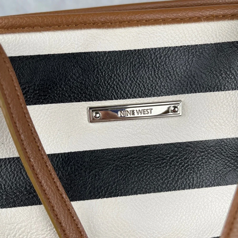 Nine West stripes black