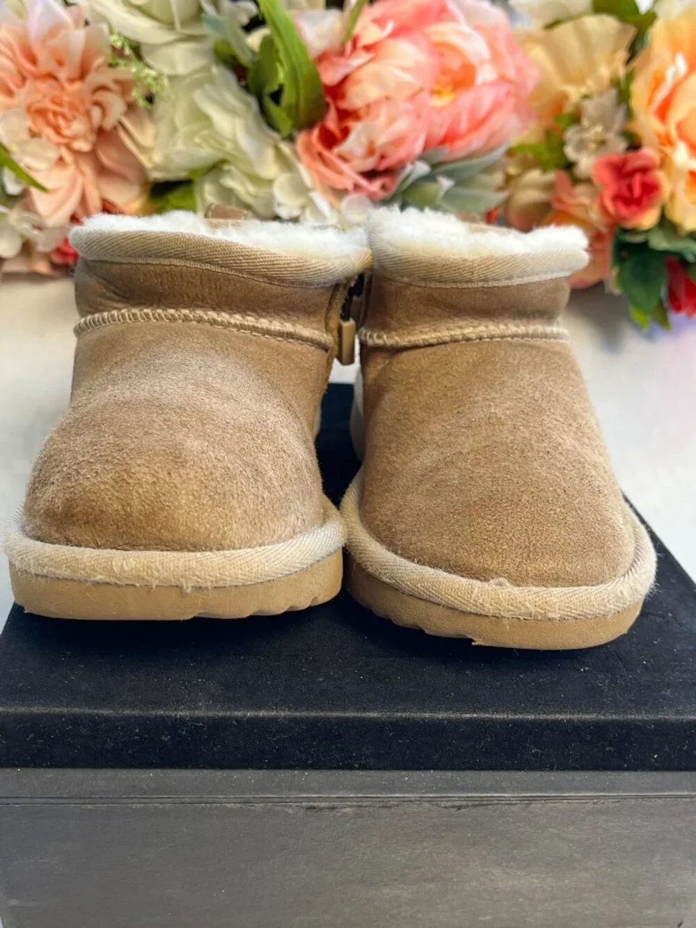 UGG classic ultra