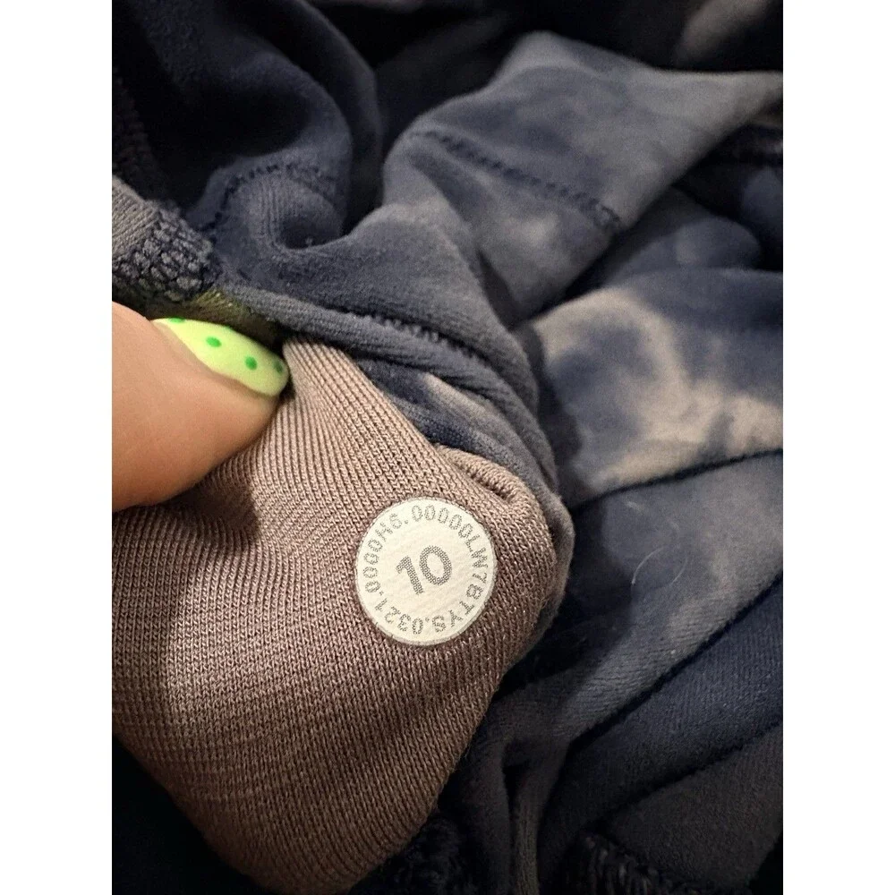 Lululemon Size 10 Align High-Rise Short 8” Gray Diamond Dye
