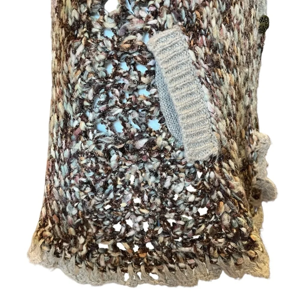Free People button front