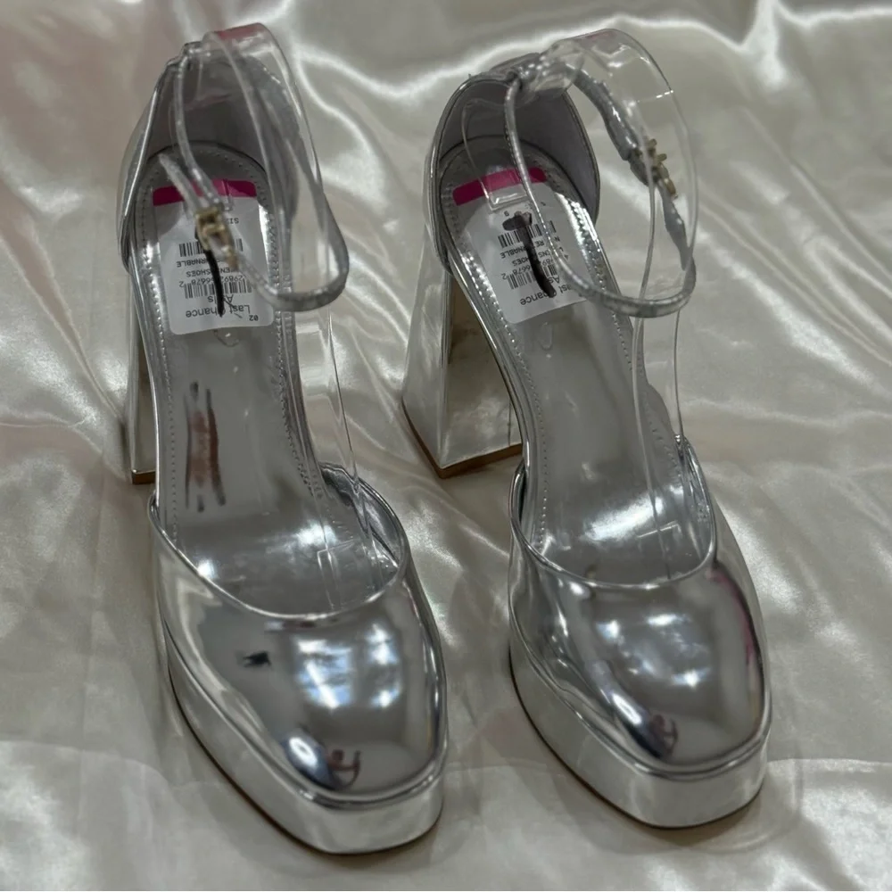 Larroude ari pump