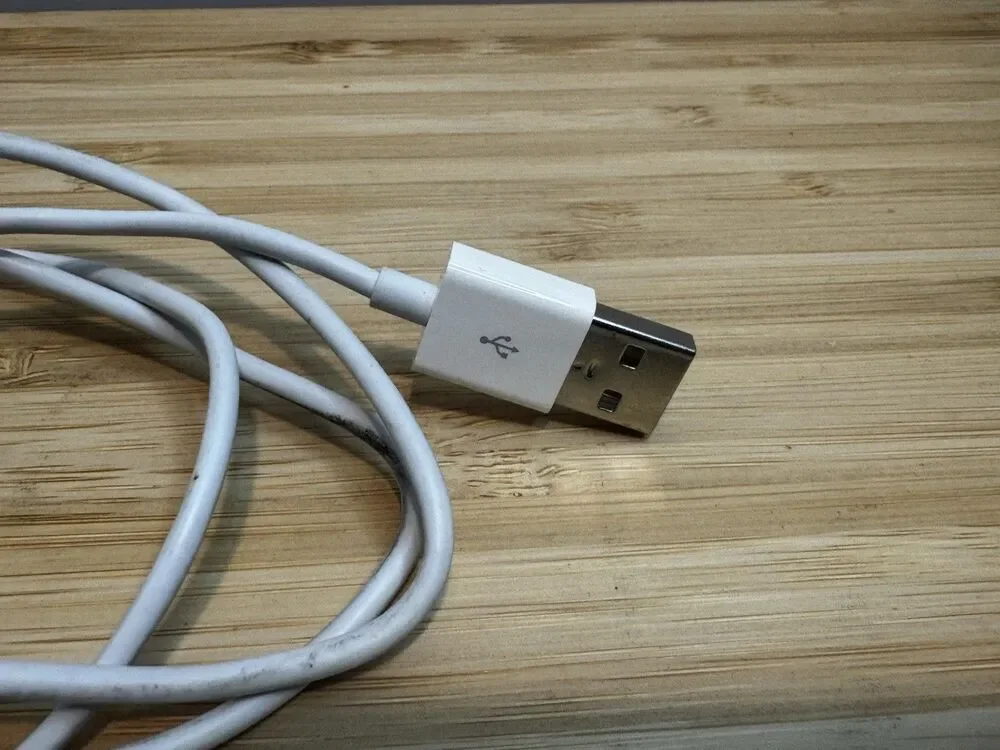 Genuine Apple A1243 Wired Mac USB Keyboard w/ Numeric Keypad White TESTED