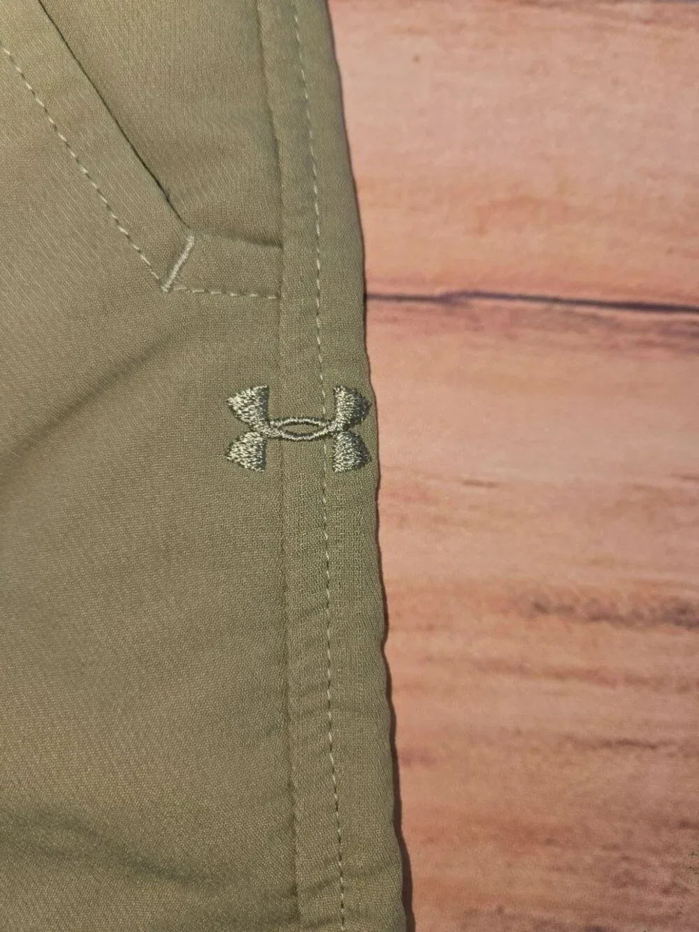 Under Armour Mens Khaki Golf Shorts 40