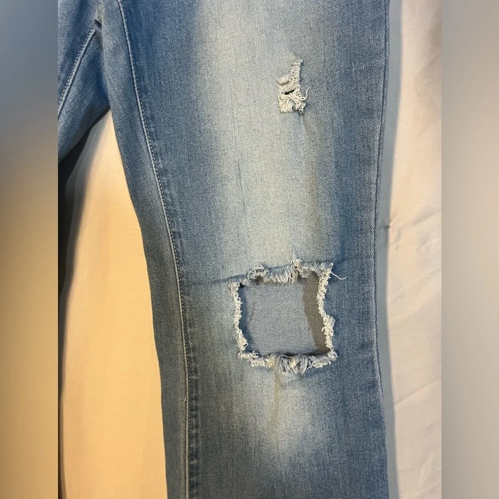 N/A stylish distressed