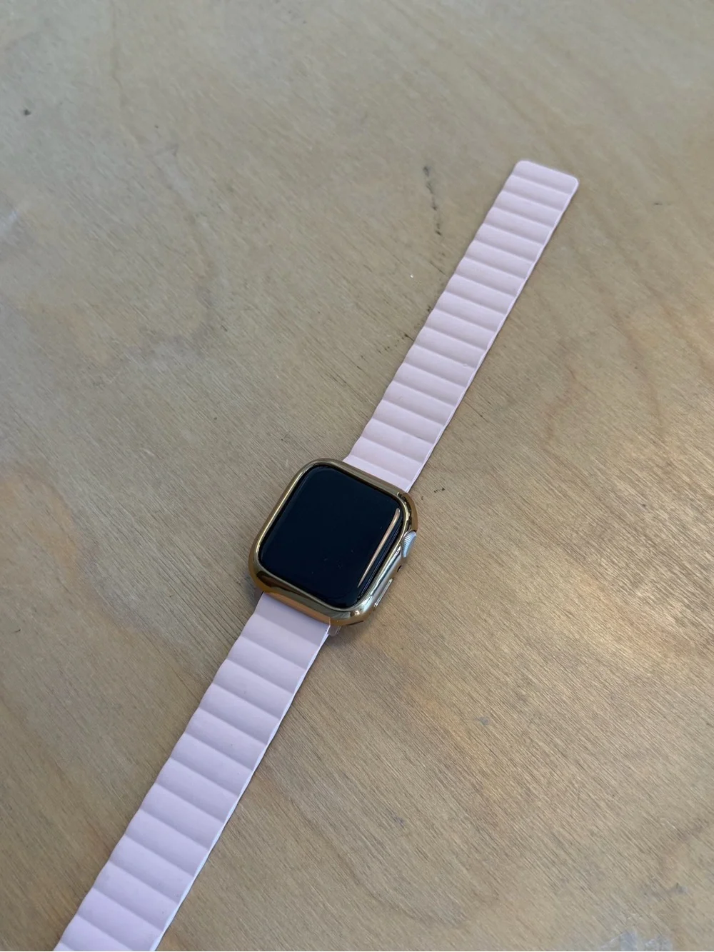 Apple stylish gold