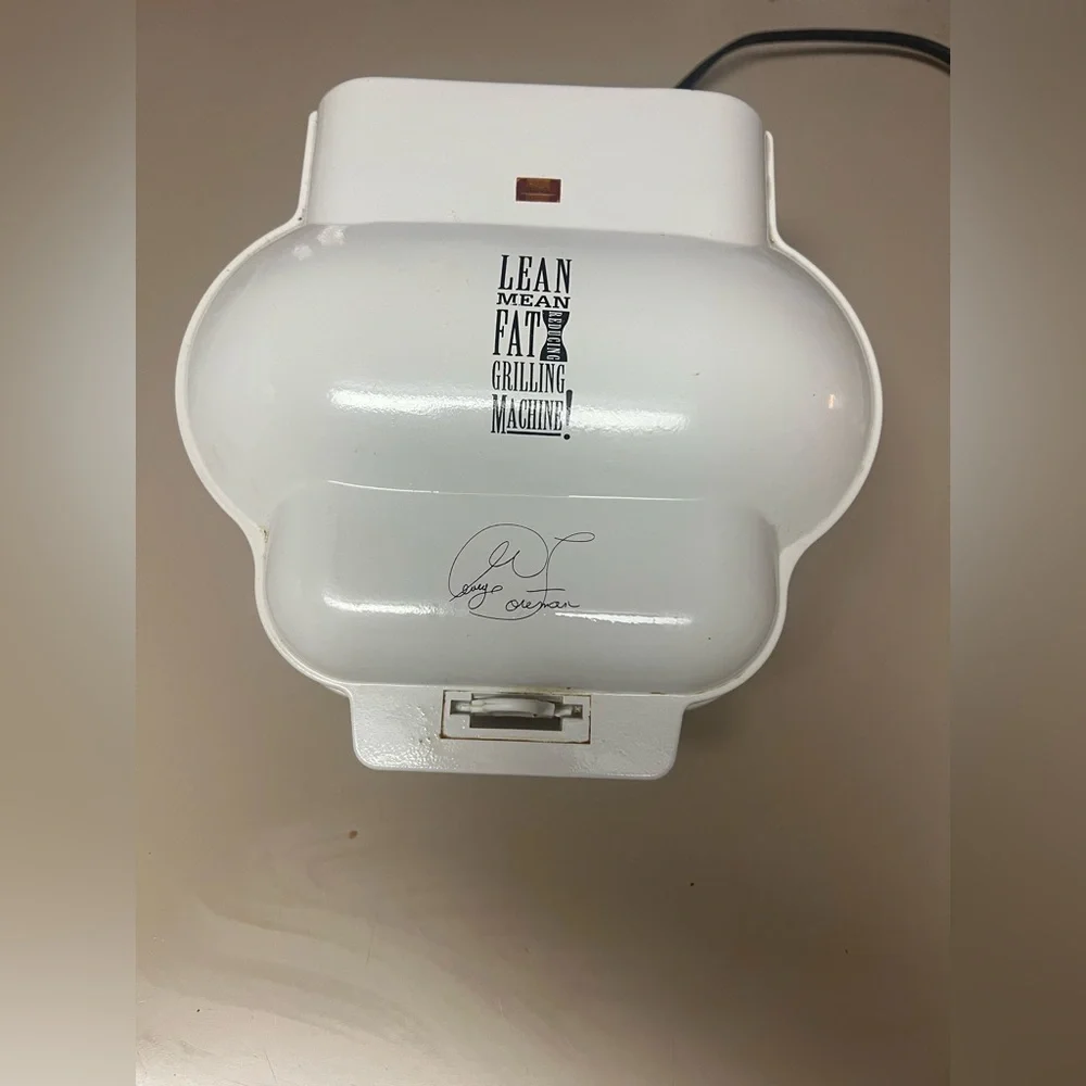 White Grilling Machine by George Foreman