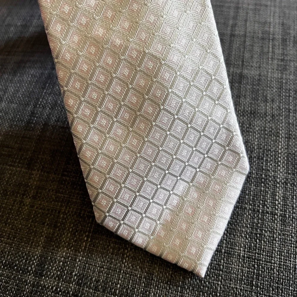 Michael Kors handsome necktie
