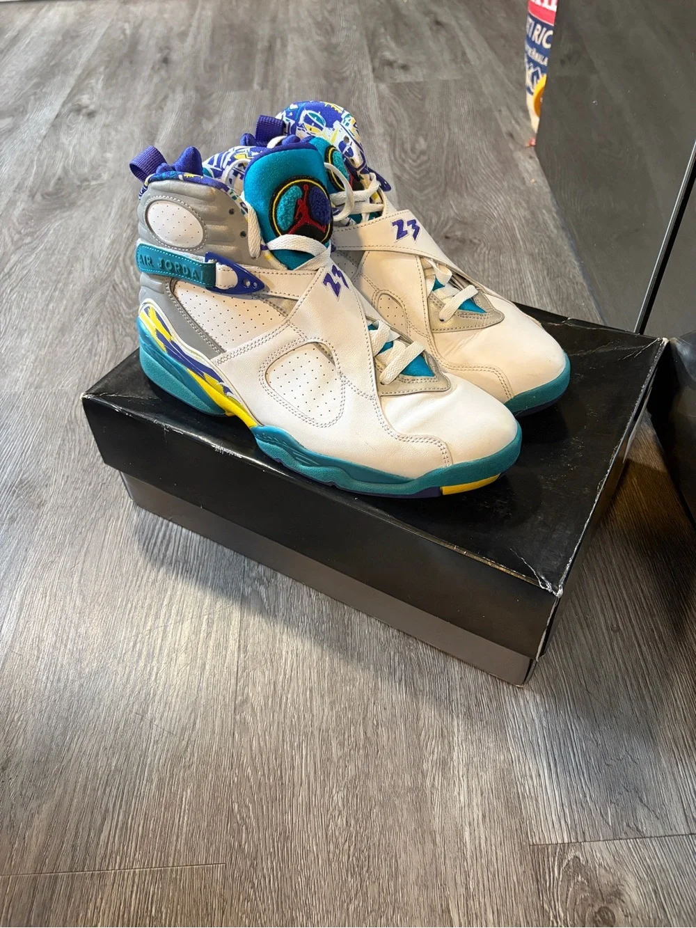 Air Jordan 8 Retro Aqua Size 9.5M