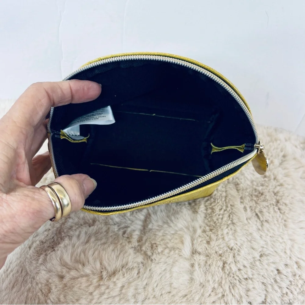 Elizabeth Arden chic yellow