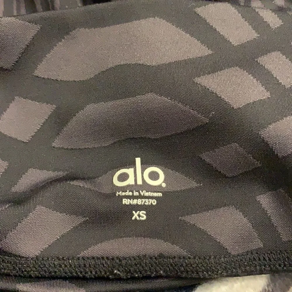Nwot Alo Yoga Arches high waist airbrush leggings