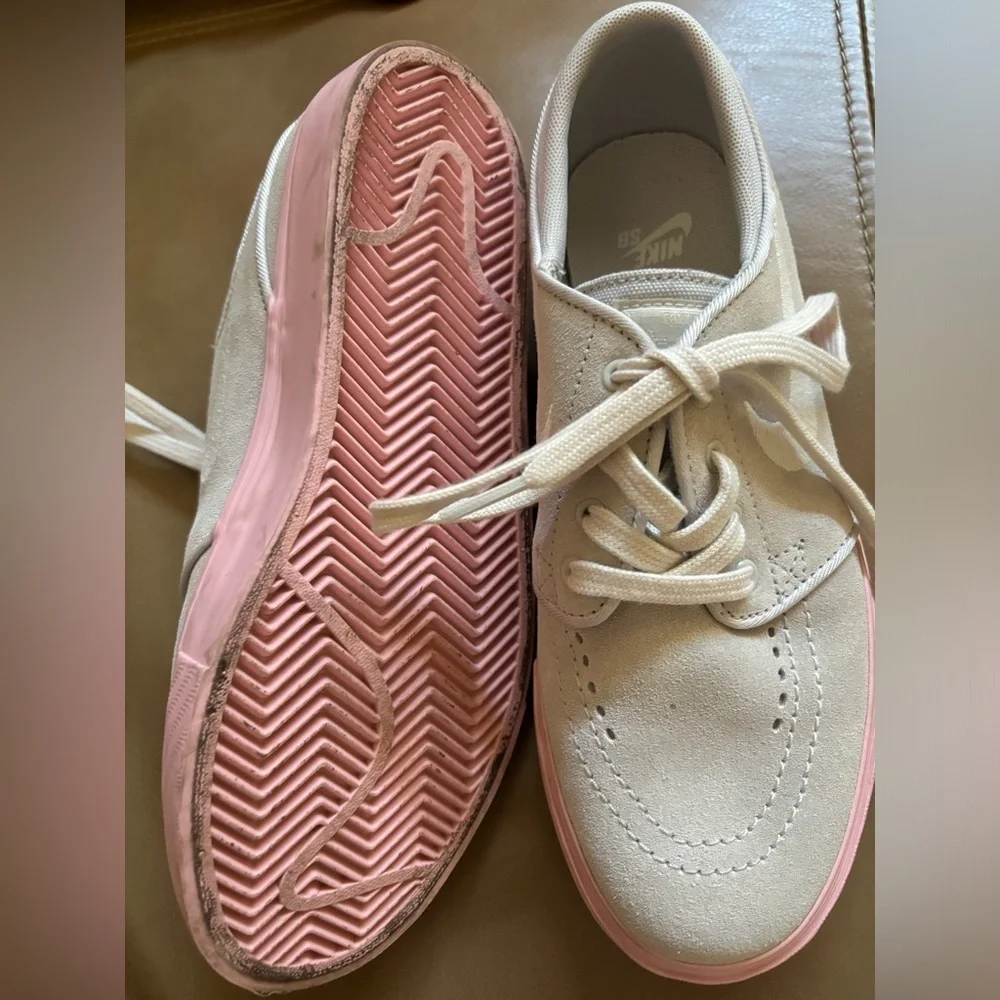 Nike size 5y