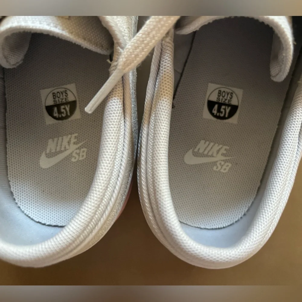 Nike size 5y