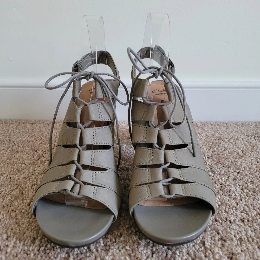 Clarks upper tag please