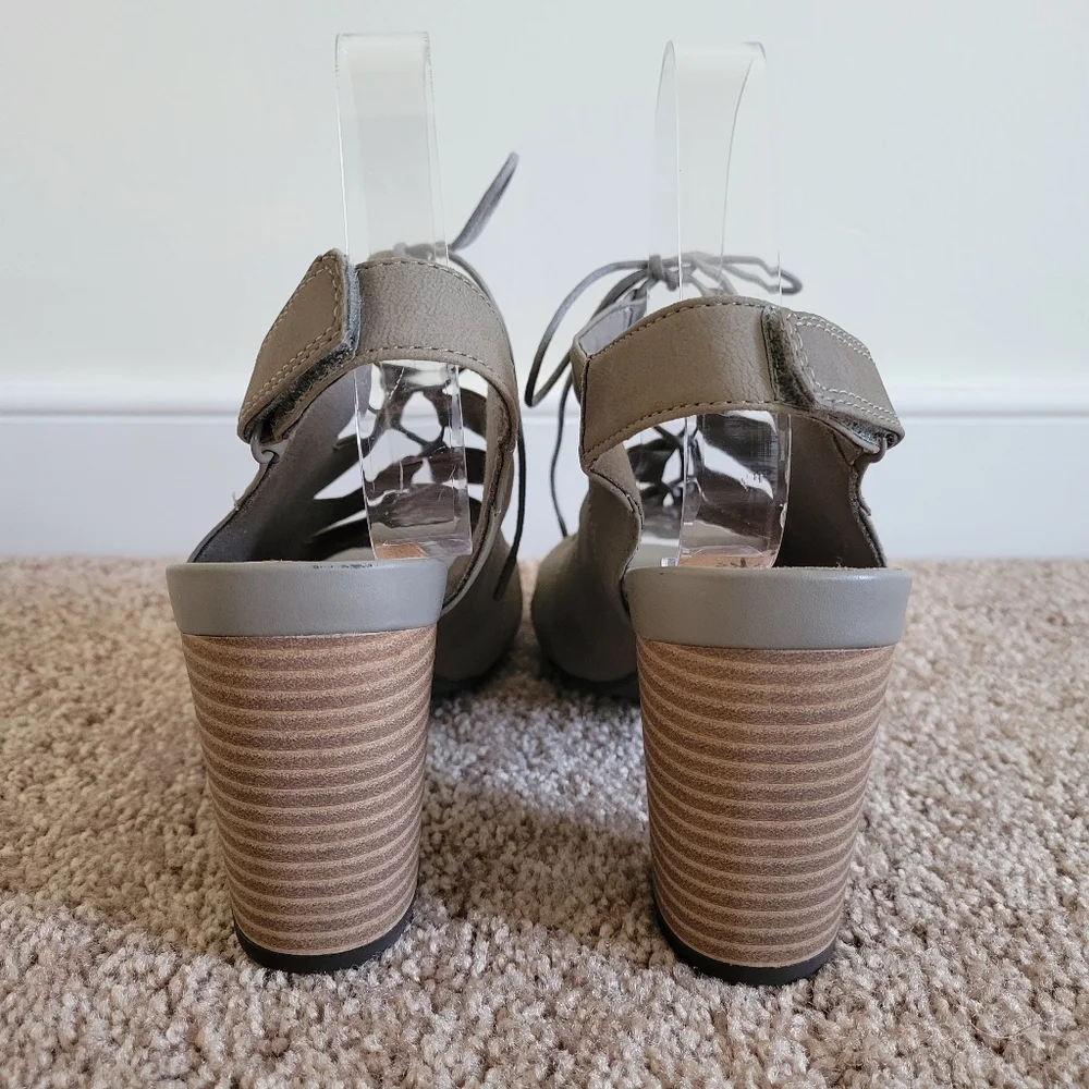 Clarks few up day