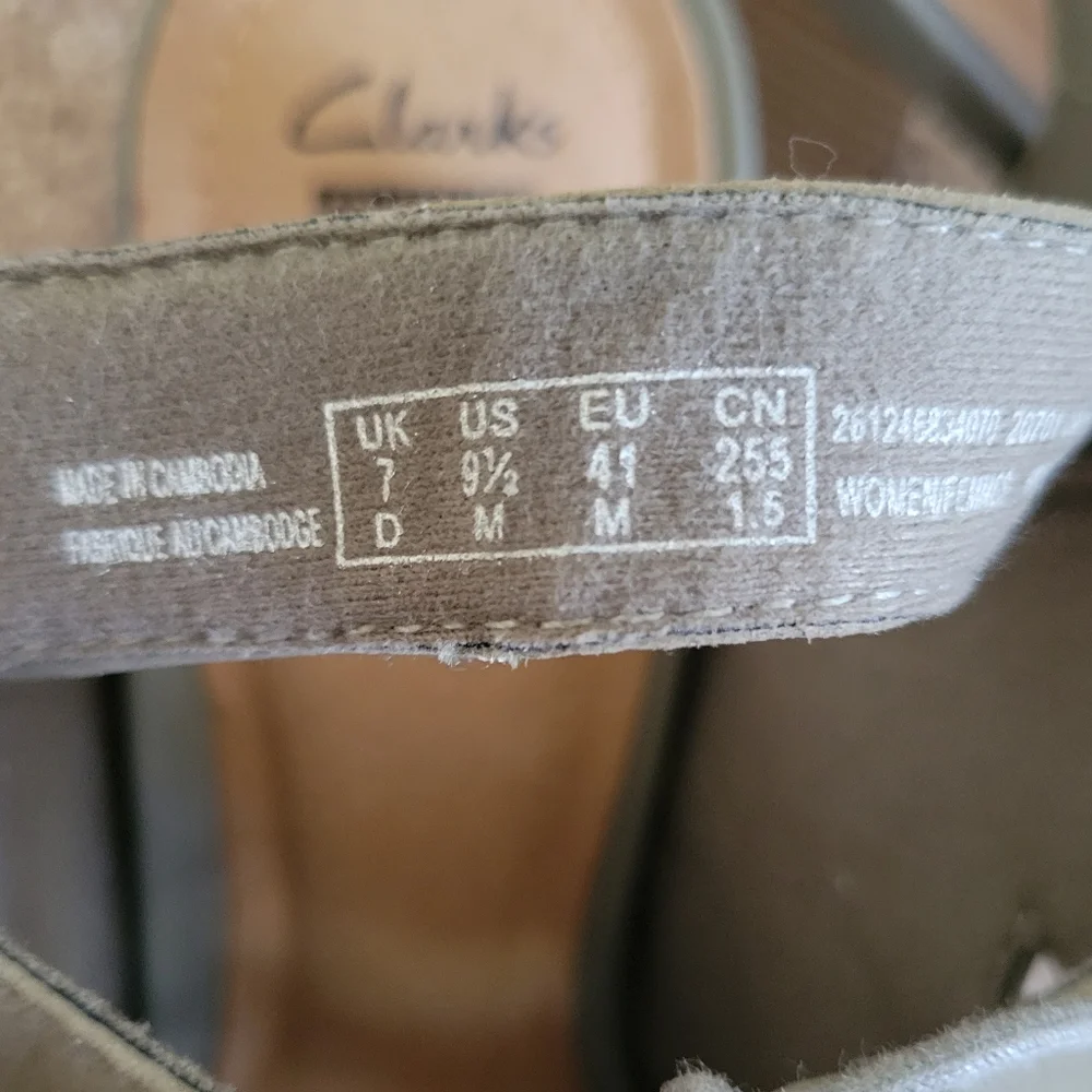 Clarks small day