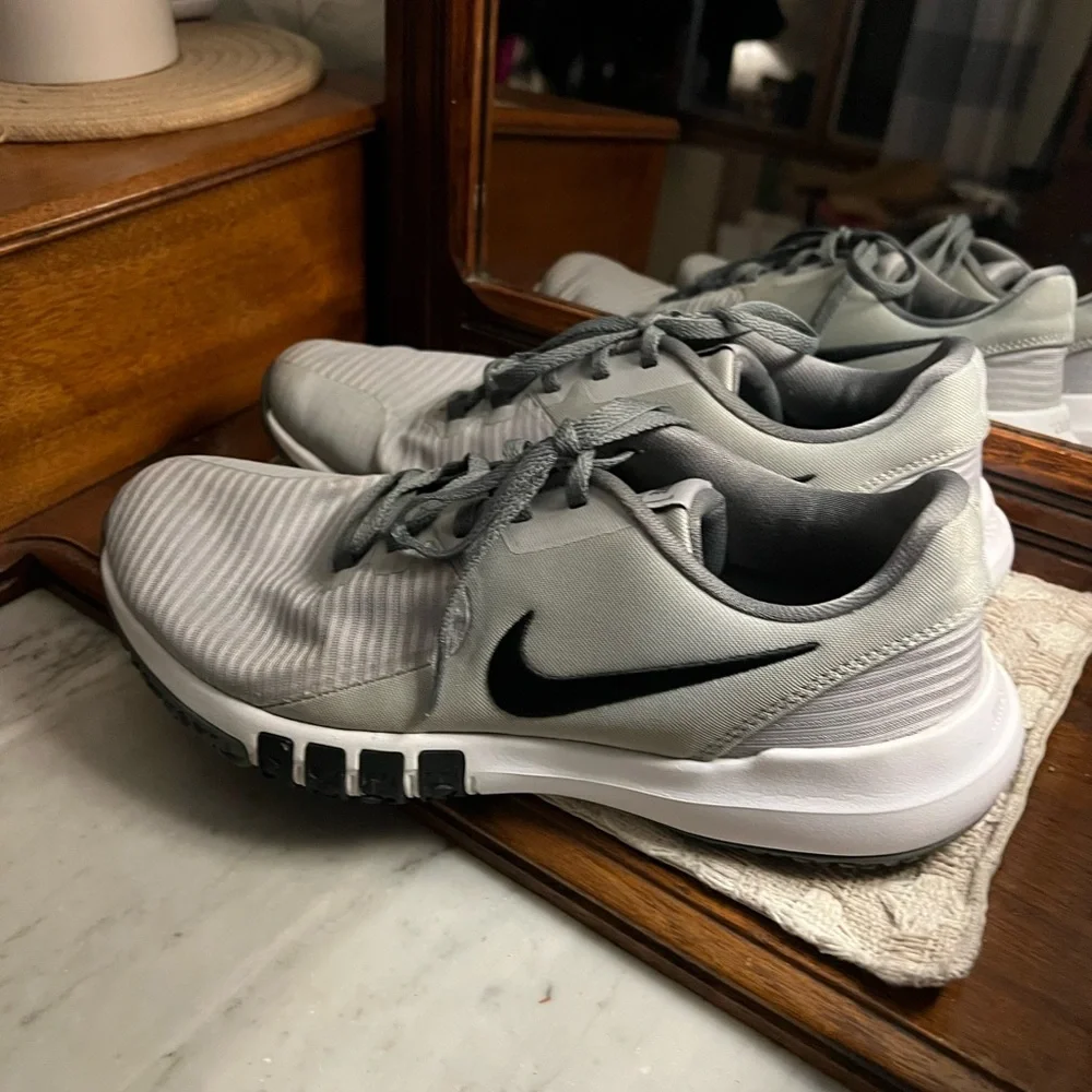 Nike classic flex