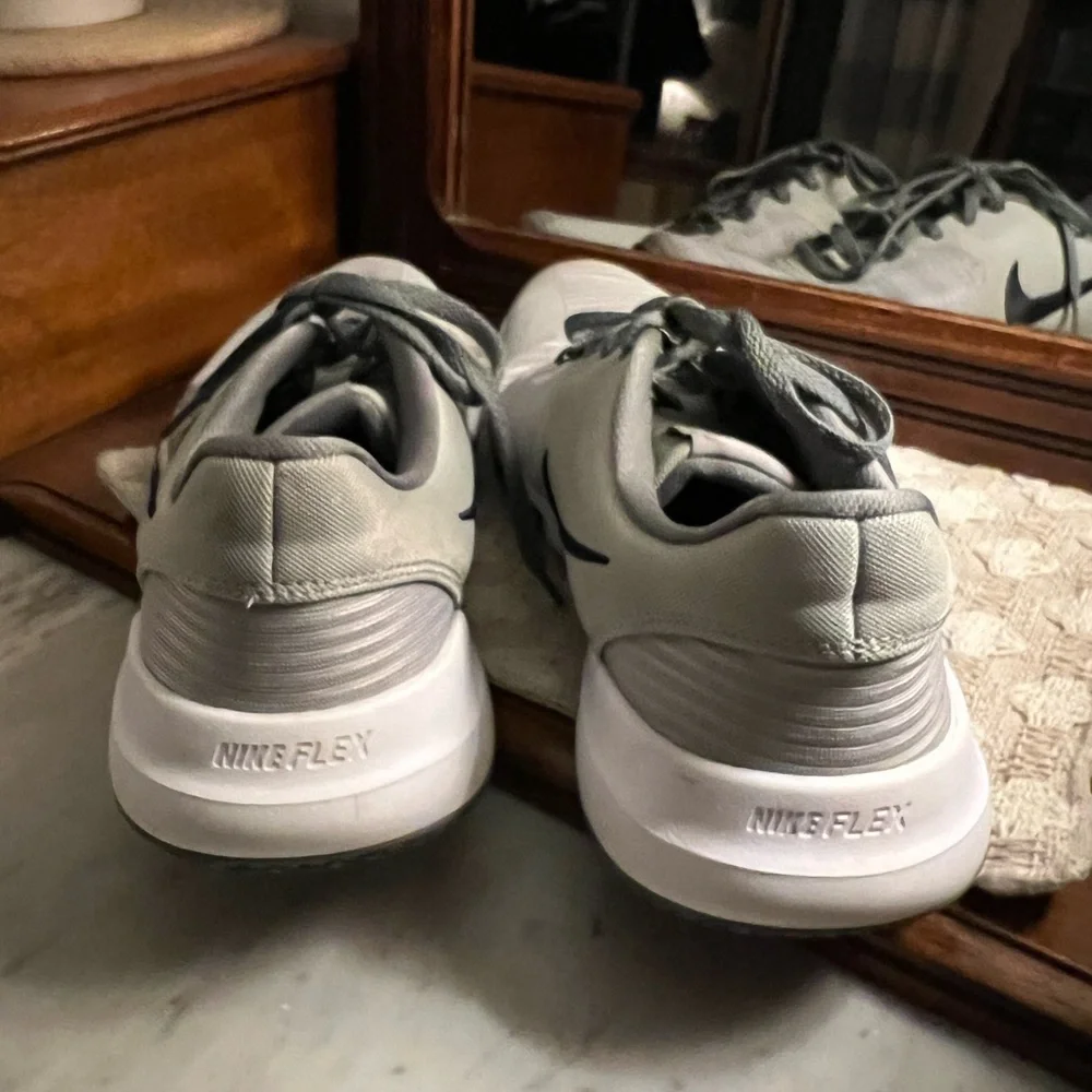 Nike classic flex