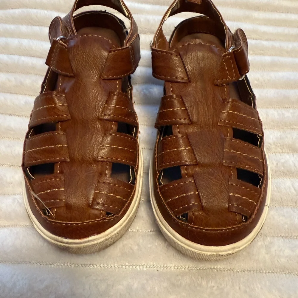 OshKosh Bgosh sandals ideal playtime