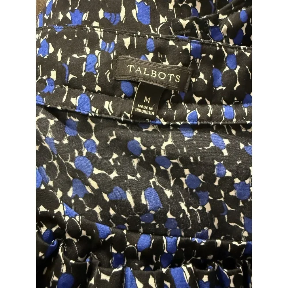 Talbots black blue and white abstract‎ print pleated top. Womens. Sz M