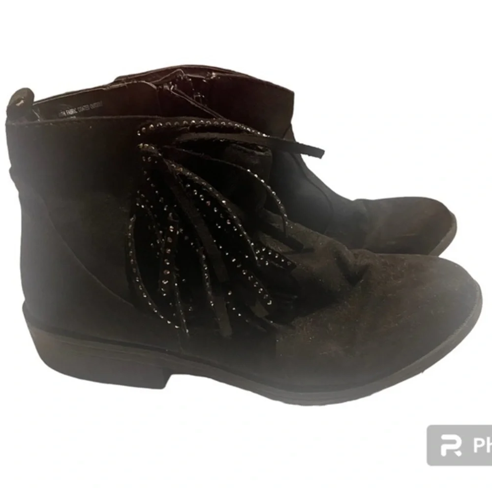 Like New Girls Steve Madden Booties size 4