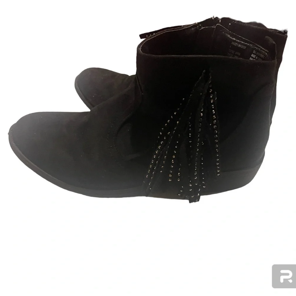 Like New Girls Steve Madden Booties size 4