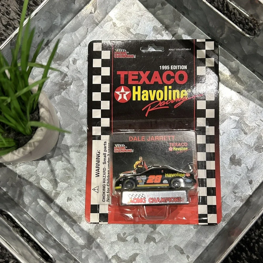Vintage 1995 1:64th Scale Ernie Irvan‎ Diecast Car By Racing Champions