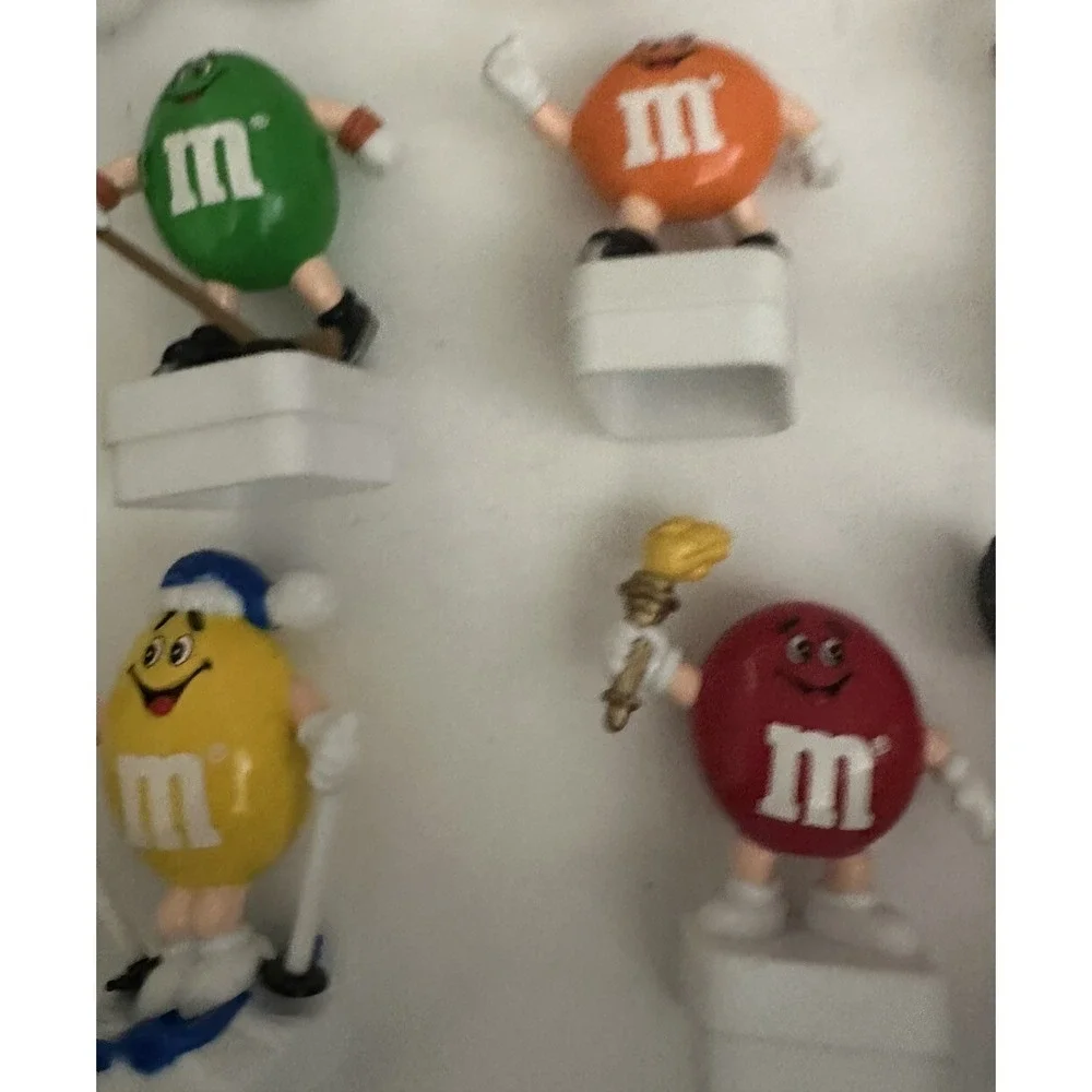 M&M's Lot 10 Square Sport Skiing, Skating, Hockey Olympic Torch & Plush 1991