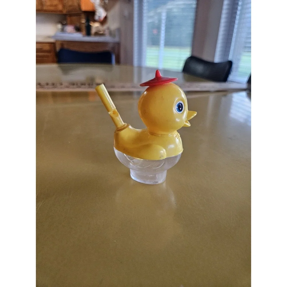 VINTAGE PLASTIC SINGING CHICK A DEE WATER WHISTLE Yellow WITH Red HAT