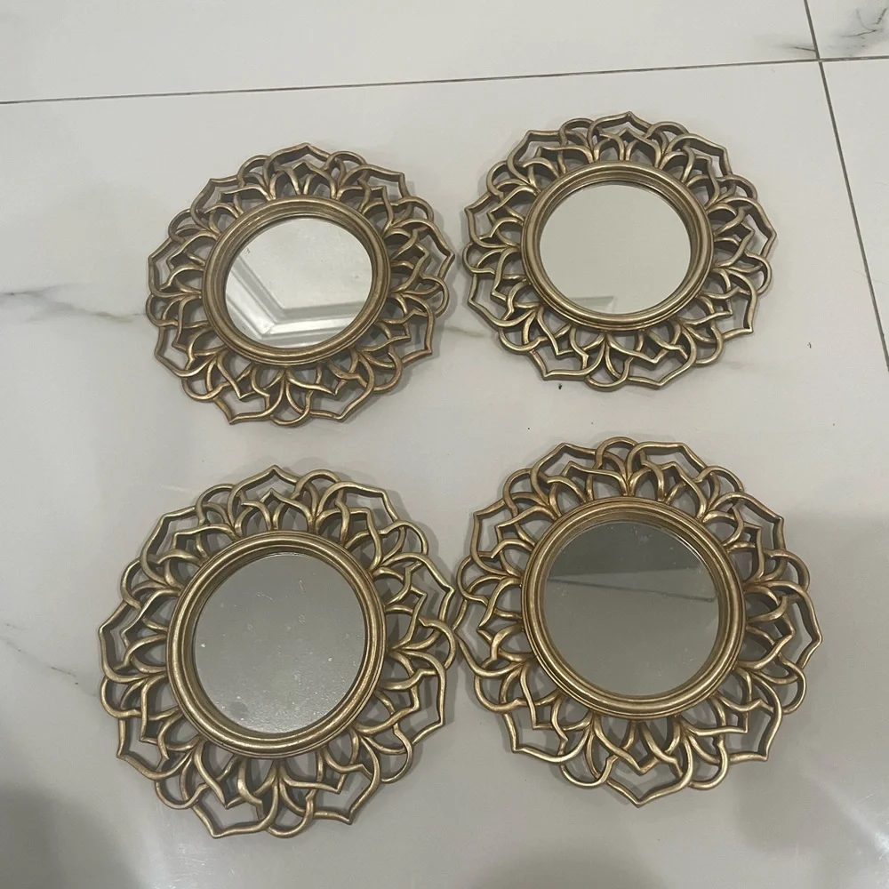 Elegant Gold Wall Mirrors