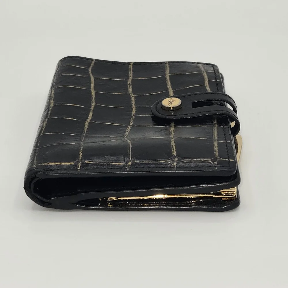 Abas genuine alligator