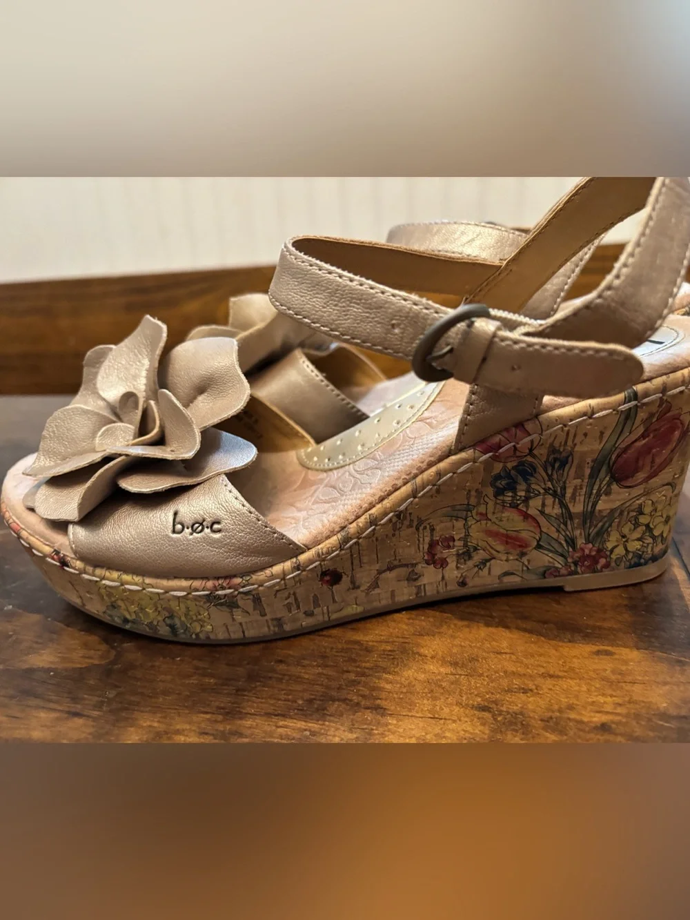 b.o.c. Taupe Floral-Print Wedge Sandals with Flower Accent 9- 30% off SALE
