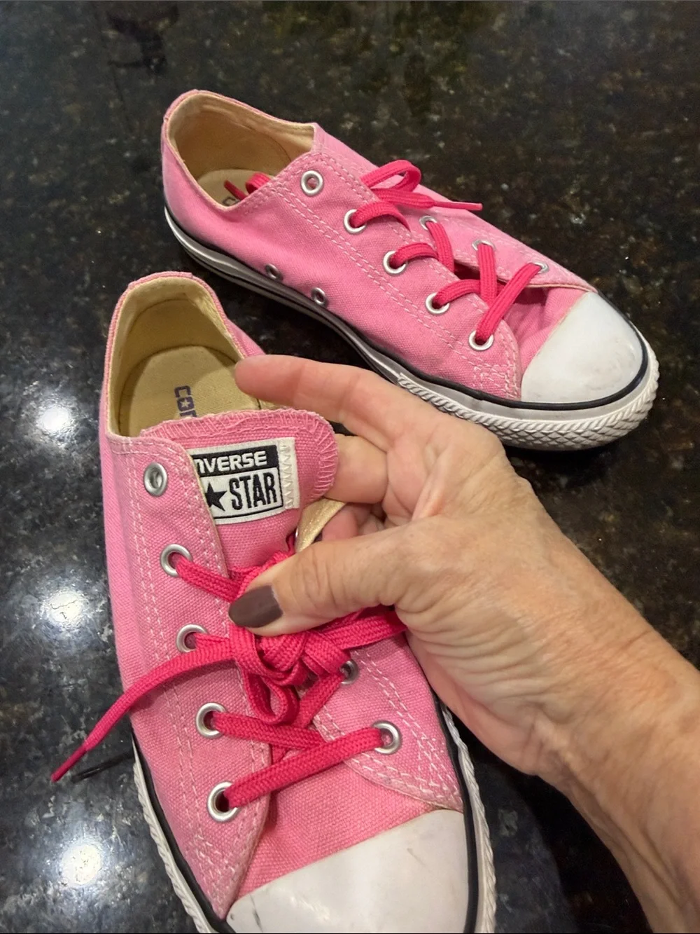 Converse vivid pink