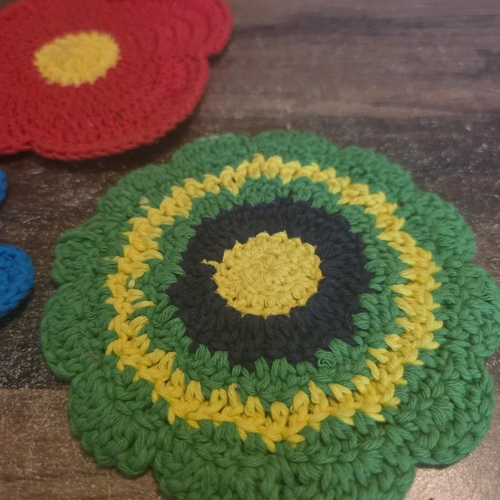 Ikea LUSY Lot of 3 Patches 100%‎ Cotton Sewing Quilting Crafts Crocheted Flowers