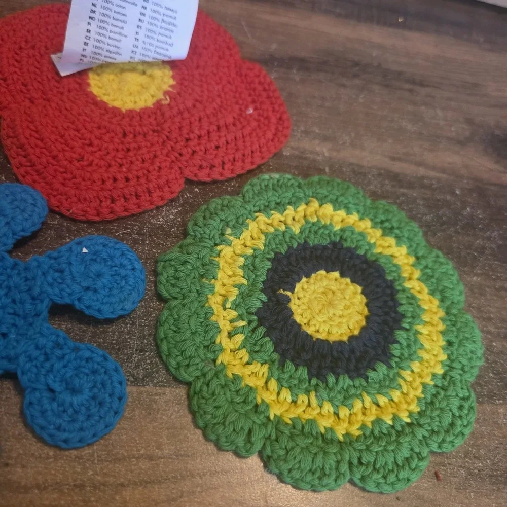 Ikea LUSY Lot of 3 Patches 100%‎ Cotton Sewing Quilting Crafts Crocheted Flowers
