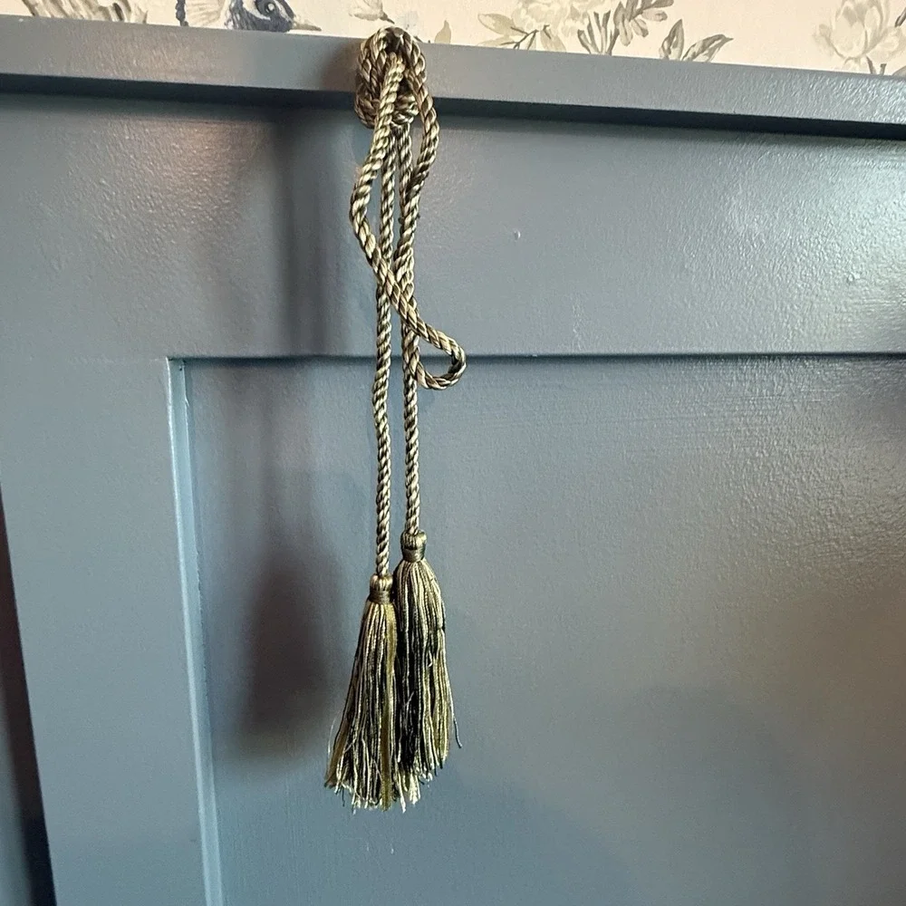 The Unbranded Brand vintage tassel