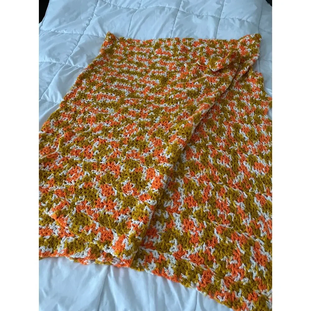 unknown vintage scalloped
