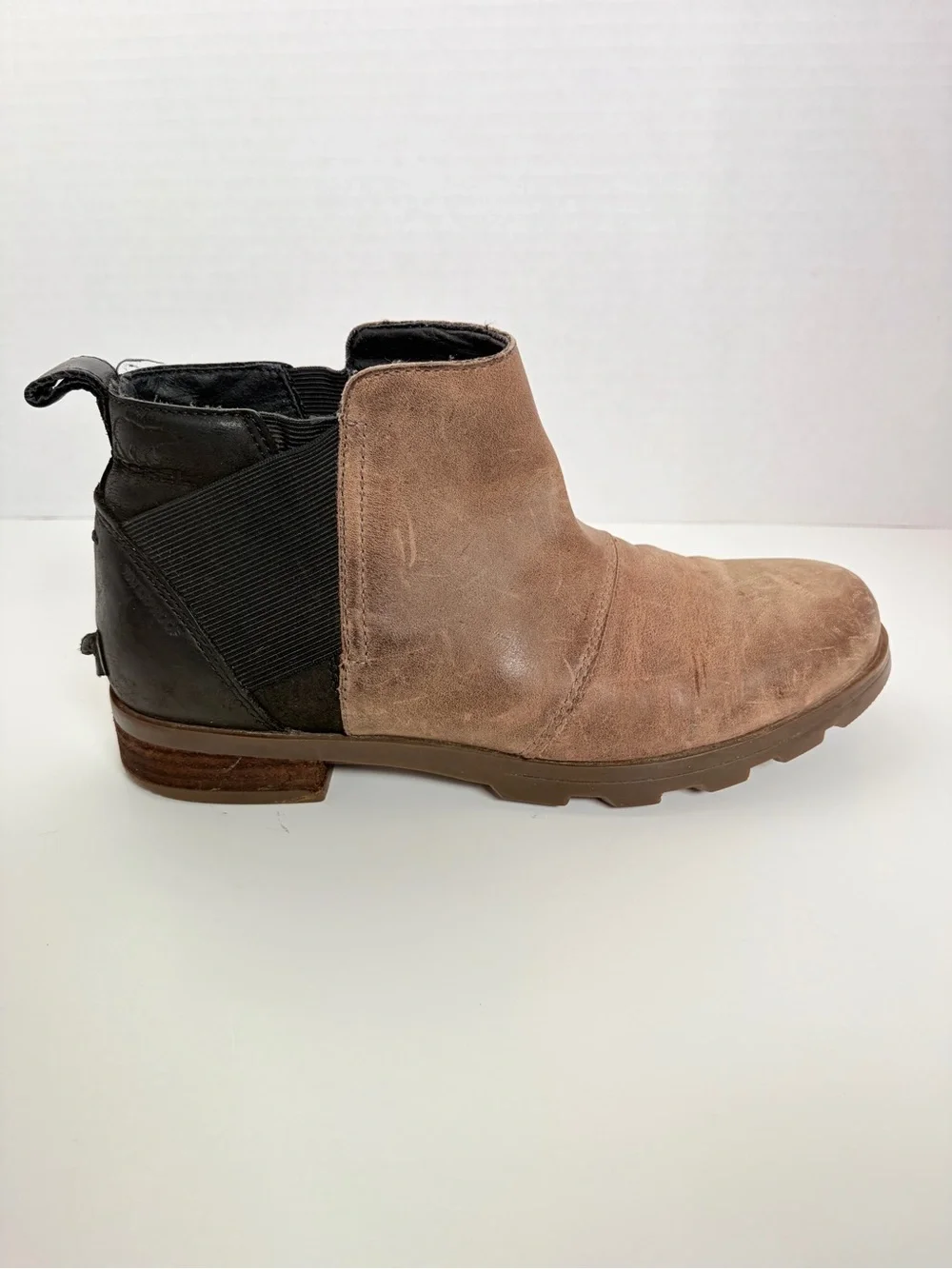 Sorel Emelie Chelsea Boots Waterproof Leather Suede Pull On Tan Black Size 8.5